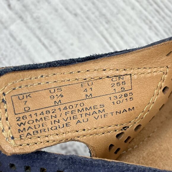 Clarks Artisan Women Blue Wedge Sandals Perforated Leather Size 9.5 M - Picture 9 of 9